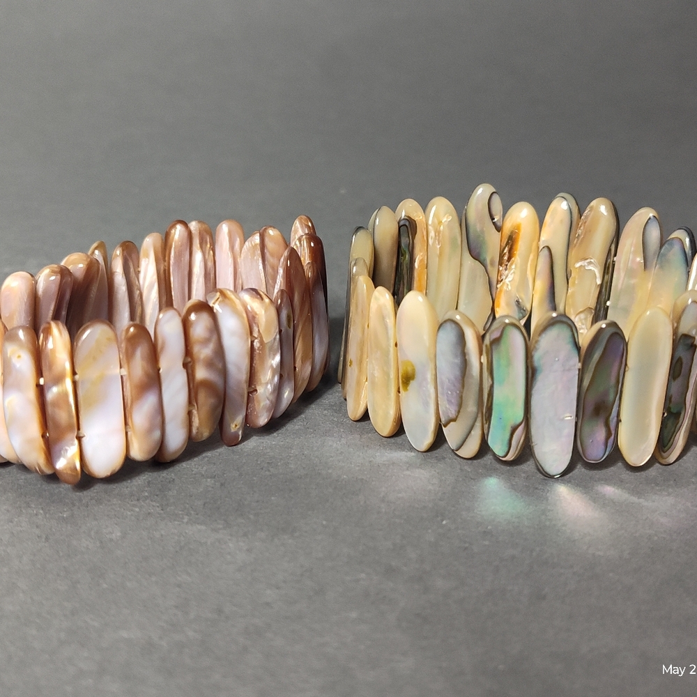 2 Beautiful Shell Stretch Bracelets